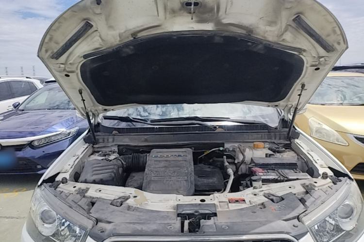 Used Chevrolet Captiva 2014 2.4L 4x4 Flagship Edition 7 Seats Engine Bay