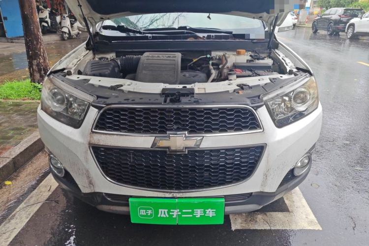 Used Chevrolet Captiva 2014 2.4L Two-Wheel Drive Urban Version 7 Seats Engine Bay