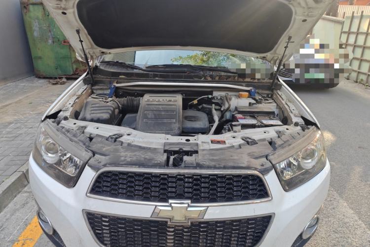 Used Chevrolet Captiva 2014 2.4L 4x4 Flagship Edition 7 Seats Engine Bay