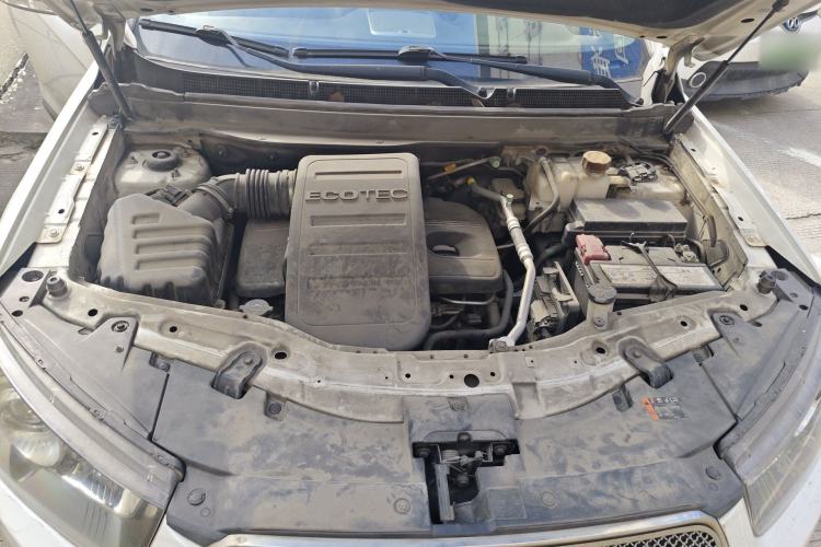 Used Chevrolet Captiva 2014 2.4L Two-Wheel Drive Urban Version 7 Seats Engine Bay