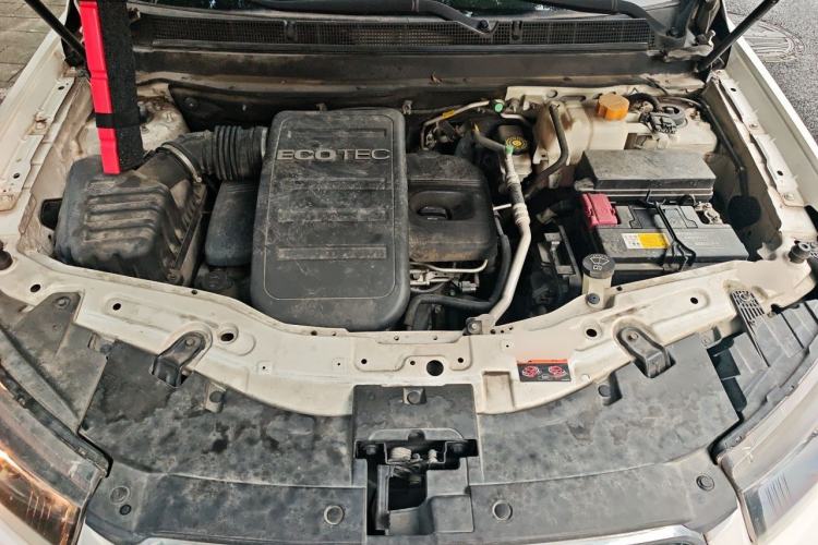 Used Chevrolet Captiva 2014 2.4L 4x4 Flagship Edition 7 Seats Engine Bay