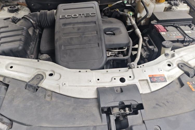 Used Chevrolet Captiva 2014 2.4L 4x4 Flagship Edition 7 Seats Engine Bay