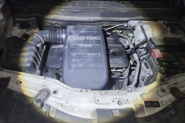 Used Chevrolet Captiva 2014 2.4L 4x4 Flagship Edition 7 Seats Engine Bay