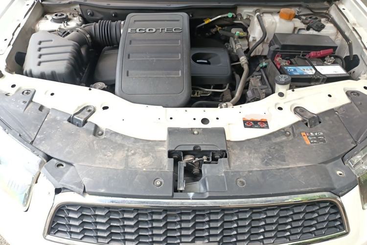 Used Chevrolet Captiva 2014 2.4L 4x4 Flagship Edition 7 Seats Engine Bay