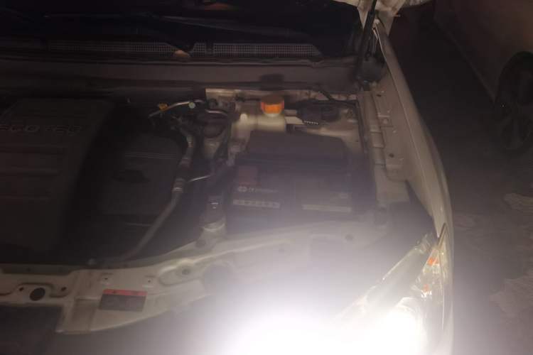 Used Chevrolet Captiva 2014 2.4L 4x4 Flagship Edition 7 Seats Engine Bay Left