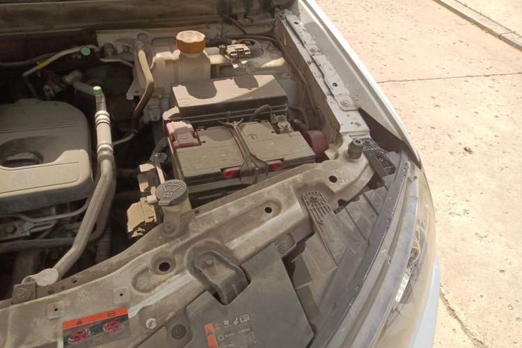 Used Chevrolet Captiva 2014 2.4L 4x4 Flagship Edition 7 Seats Engine Bay Left