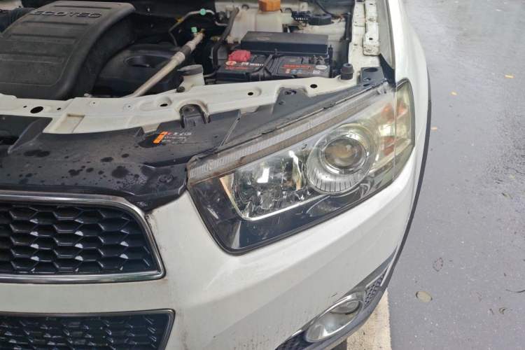 Used Chevrolet Captiva 2014 2.4L Two-Wheel Drive Urban Version 7 Seats Engine Bay Left