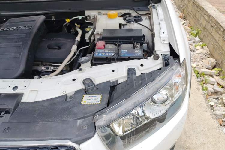 Used Chevrolet Captiva 2014 2.4L 4x4 Flagship Edition 7 Seats Engine Bay Left