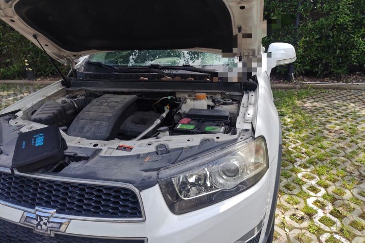 Used Chevrolet Captiva 2014 2.4L 4x4 Flagship Edition 7 Seats Engine Bay Left