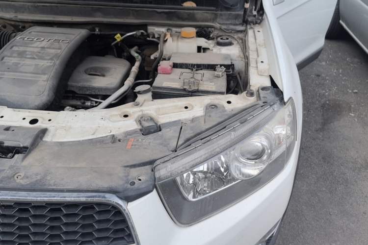 Used Chevrolet Captiva 2014 2.4L 4x4 Flagship Edition 7 Seats Engine Bay Left
