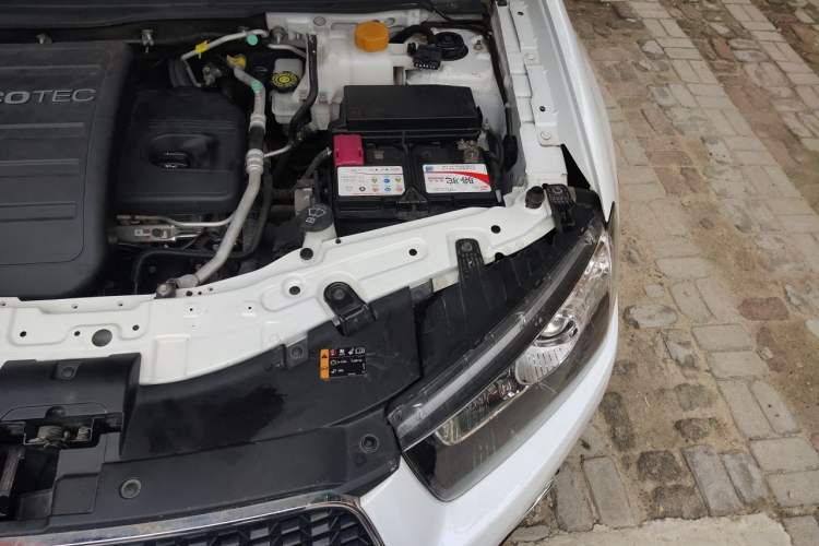 Used Chevrolet Captiva 2014 2.4L Two-Wheel Drive City Edition 5 Seats Engine Bay Left