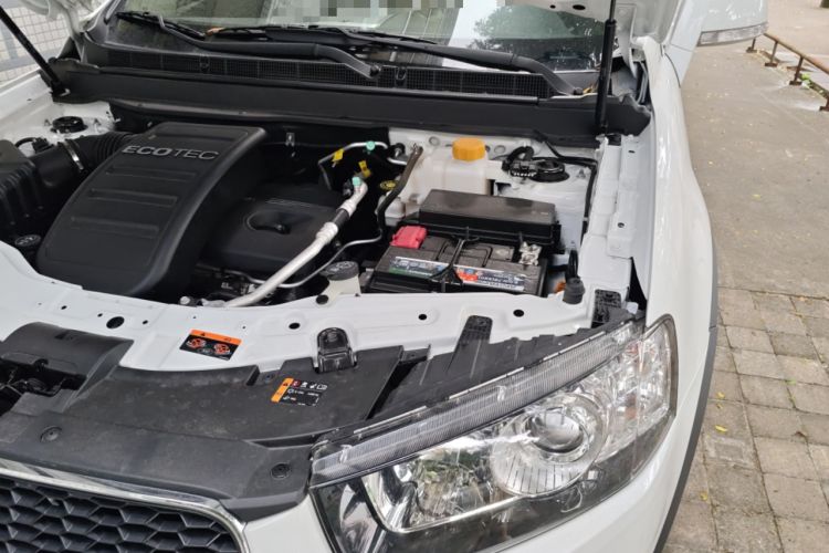Used Chevrolet Captiva 2014 2.4L 4x4 Flagship Edition 7 Seats Engine Bay Left