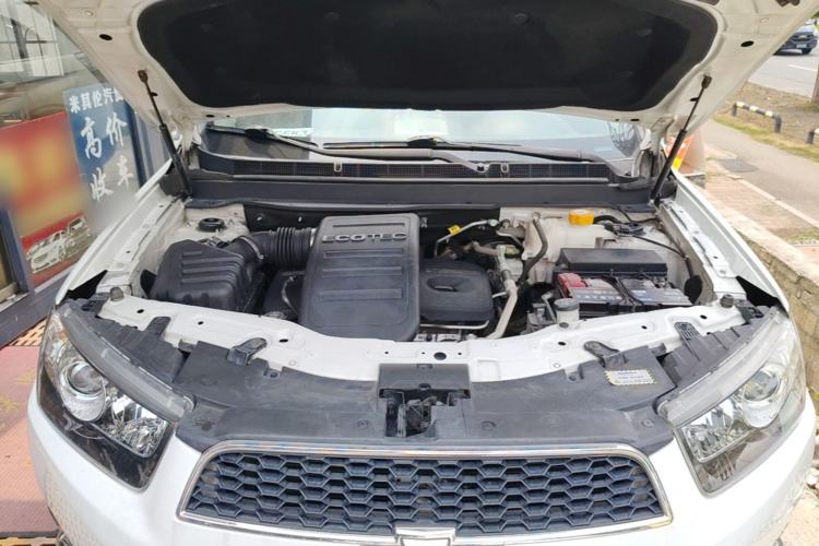 Used Chevrolet Captiva 2014 2.4L 4x4 Flagship Edition 7 Seats Engine Bay