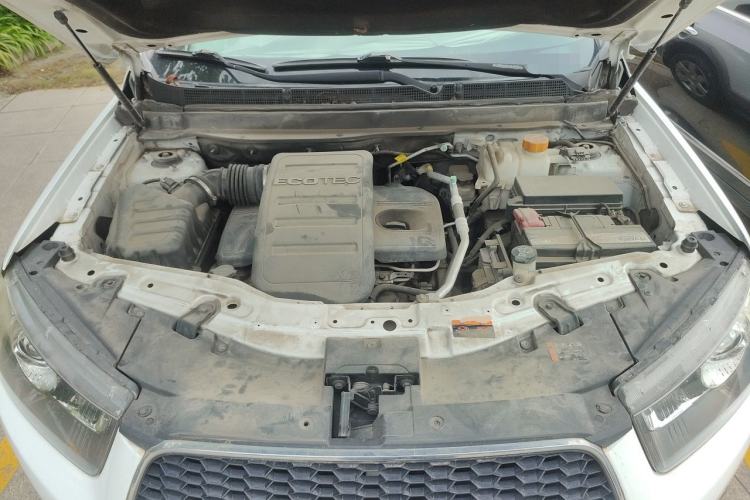 Used Chevrolet Captiva 2014 2.4L 4x4 Luxury Edition 5 Seats Engine Bay