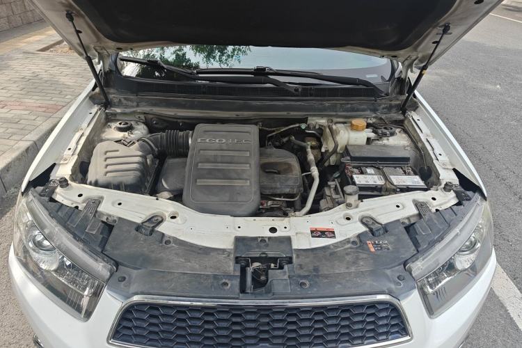 Used Chevrolet Captiva 2014 2.4L 4x4 Flagship Edition 7 Seats Engine Bay