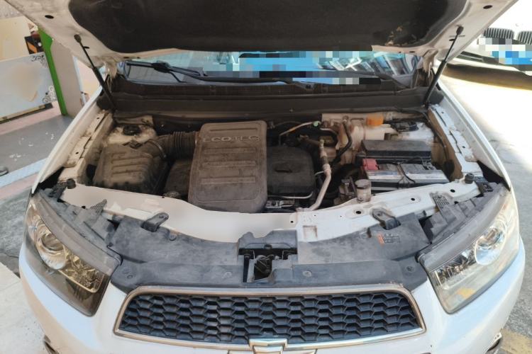 Used Chevrolet Captiva 2014 2.4L Two-Wheel Drive Urban Version 7 Seats Engine Bay
