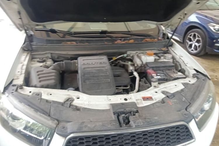 Used Chevrolet Captiva 2014 2.4L 4x4 Flagship Edition 7 Seats Engine Bay