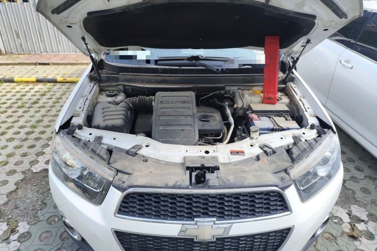 Used Chevrolet Captiva 2014 2.4L 4x4 Flagship Edition 7 Seats Engine Bay