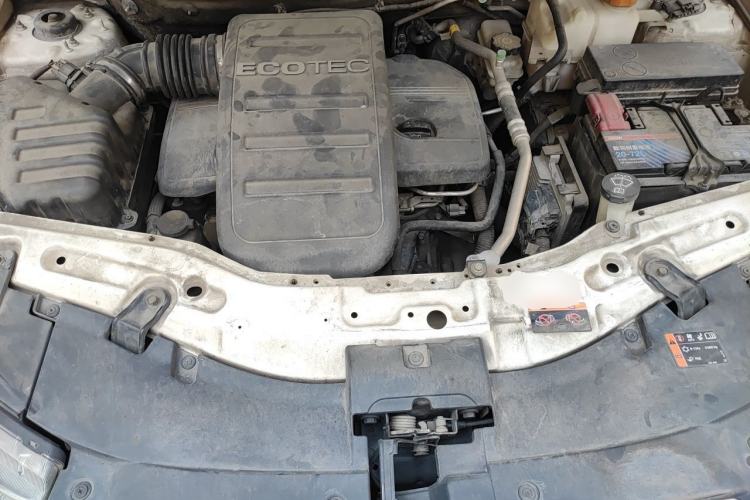 Used Chevrolet Captiva 2014 2.4L 4x4 Flagship Edition 7 Seats Engine Bay