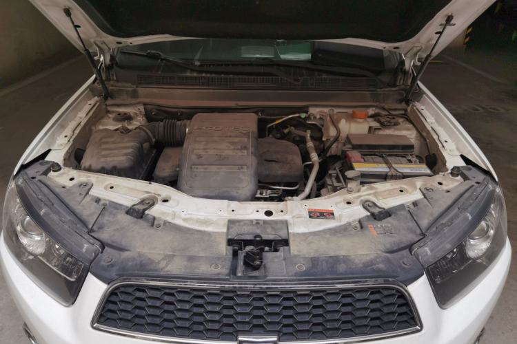 Used Chevrolet Captiva 2014 2.4L 4x4 Flagship Edition 7 Seats Engine Bay