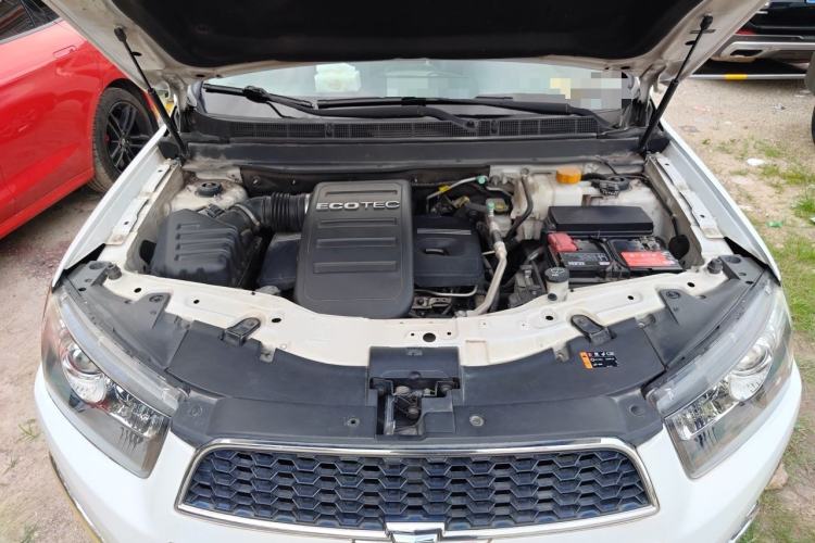 Used Chevrolet Captiva 2014 2.4L Two-Wheel Drive Urban Version 7 Seats Engine Bay
