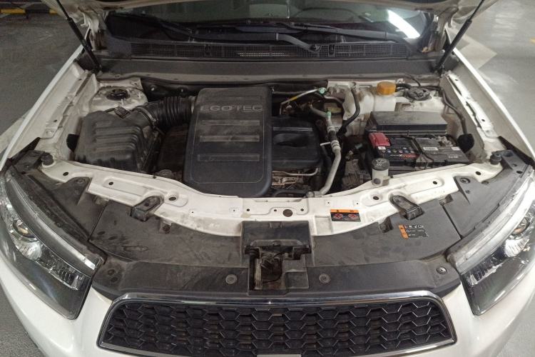 Used Chevrolet Captiva 2014 2.4L 4x4 Flagship Edition 7 Seats Engine Bay