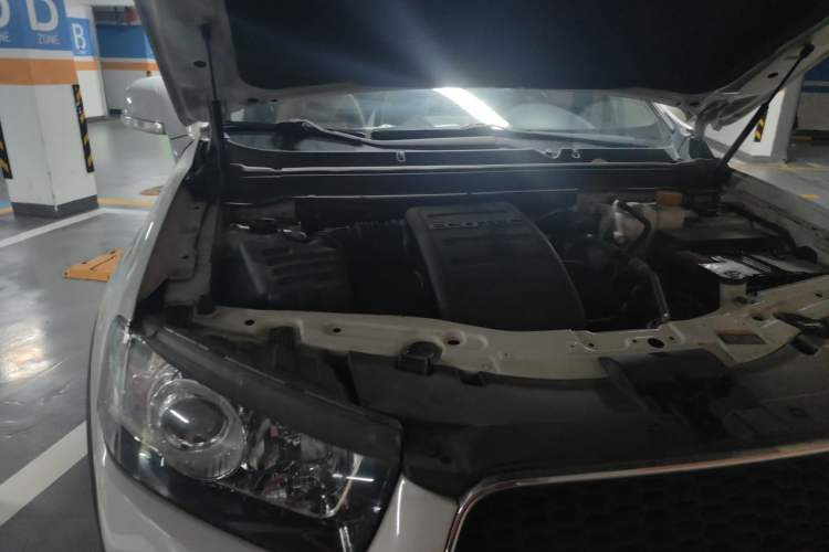 Used Chevrolet Captiva 2014 2.4L 4x4 Flagship Edition 7 Seats Engine Bay Right