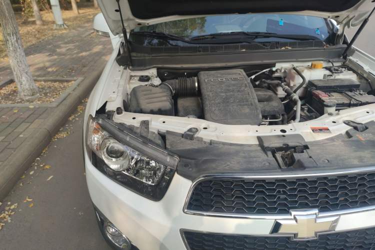 Used Chevrolet Captiva 2014 2.4L 4x4 Flagship Edition 7 Seats Engine Bay Right