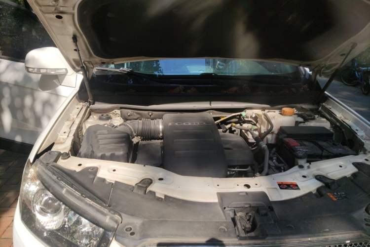 Used Chevrolet Captiva 2014 2.4L 4x4 Flagship Edition 7 Seats Engine Bay Right