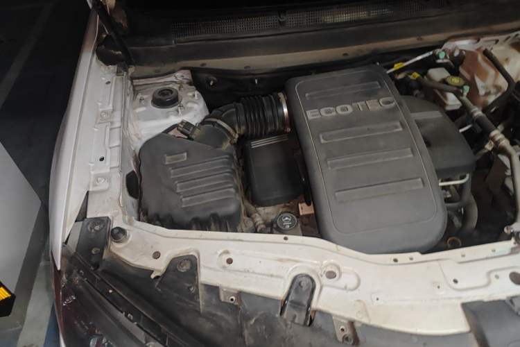 Used Chevrolet Captiva 2014 2.4L 4x4 Flagship Edition 7 Seats Engine Bay Right