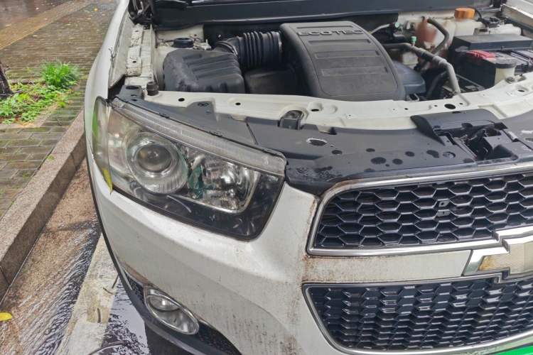 Used Chevrolet Captiva 2014 2.4L Two-Wheel Drive Urban Version 7 Seats Engine Bay Right