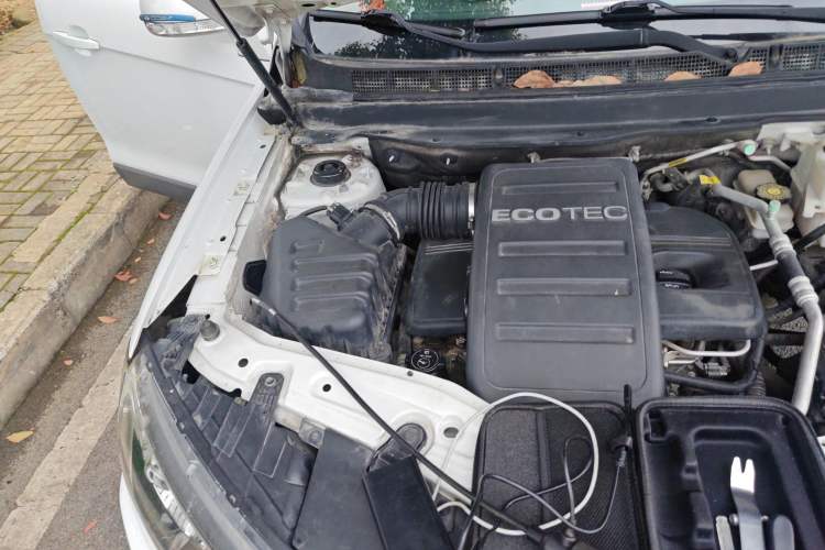Used Chevrolet Captiva 2014 2.4L 4x4 Luxury Edition 5 Seats Engine Bay Right
