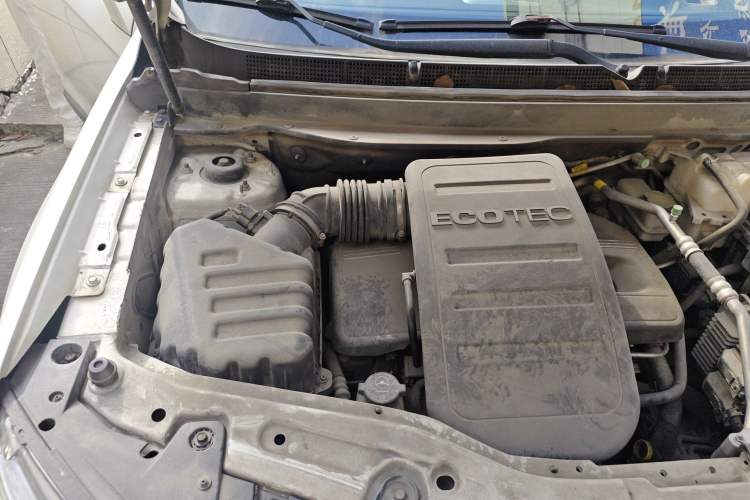 Used Chevrolet Captiva 2014 2.4L Two-Wheel Drive Urban Version 7 Seats Engine Bay Right