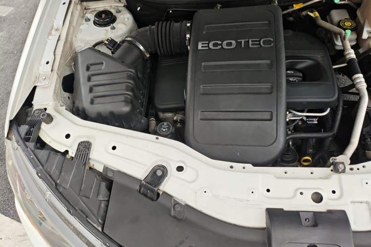 Used Chevrolet Captiva 2014 2.4L Two-Wheel Drive Urban Version 7 Seats Engine Bay Right
