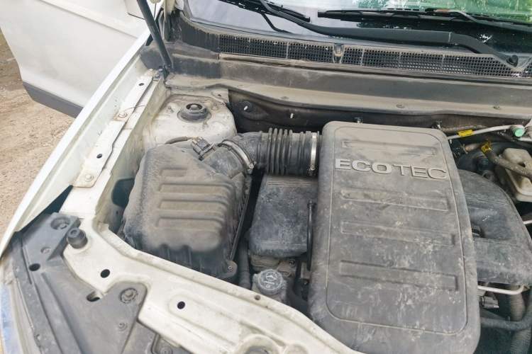 Used Chevrolet Captiva 2014 2.4L Two-Wheel Drive Urban Version 7 Seats Engine Bay Right