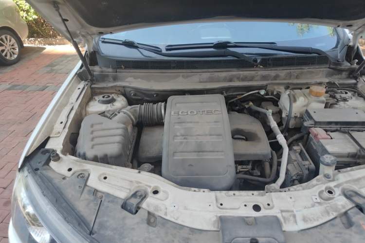 Used Chevrolet Captiva 2014 2.4L Two-Wheel Drive Urban Version 7 Seats Engine Bay Right