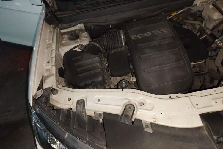 Used Chevrolet Captiva 2014 2.4L 4x4 Flagship Edition 7 Seats Engine Bay Right