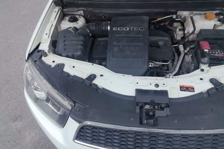 Used Chevrolet Captiva 2014 2.4L 4x4 Flagship Edition 7 Seats Engine Bay Right
