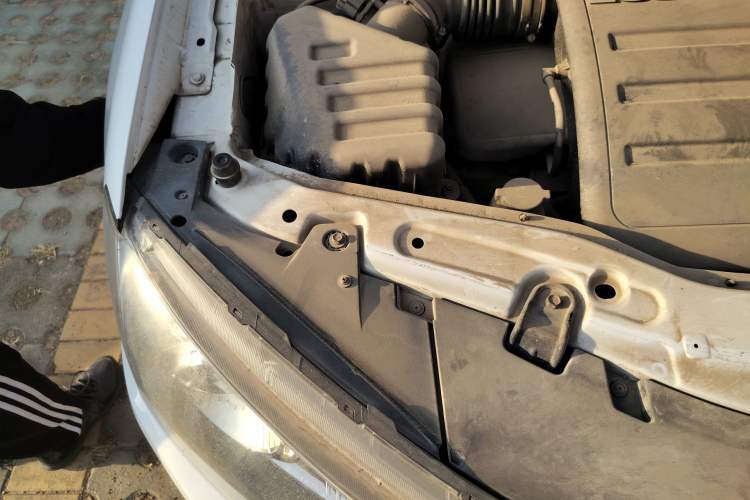 Used Chevrolet Captiva 2014 2.4L Two-Wheel Drive City Edition 5 Seats Engine Bay Right