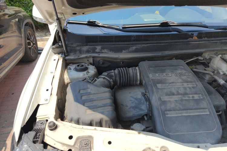Used Chevrolet Captiva 2014 2.4L Two-Wheel Drive Urban Version 7 Seats Engine Bay Right