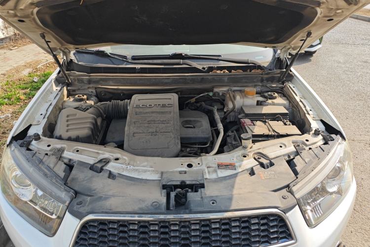 Used Chevrolet Captiva 2014 2.4L 4x4 Flagship Edition 7 Seats Engine Bay