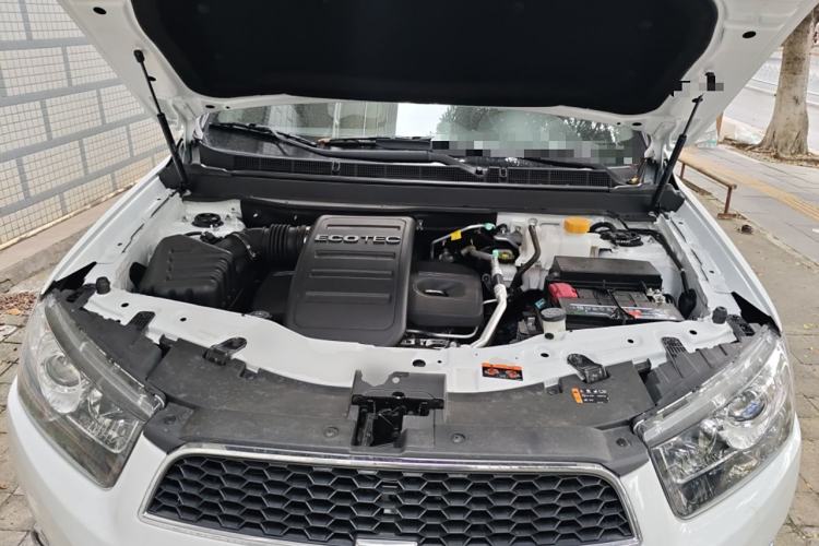Used Chevrolet Captiva 2014 2.4L 4x4 Flagship Edition 7 Seats Engine Bay
