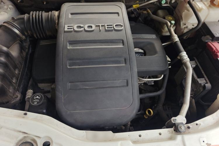 Used Chevrolet Captiva 2014 2.4L 4x4 Flagship Edition 7 Seats Engine Bay