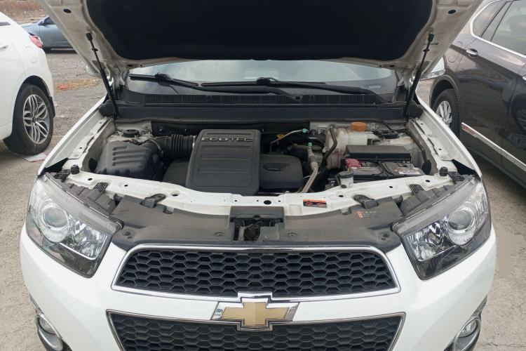 Used Chevrolet Captiva 2014 2.4L 4x4 Flagship Edition 7 Seats Engine Bay