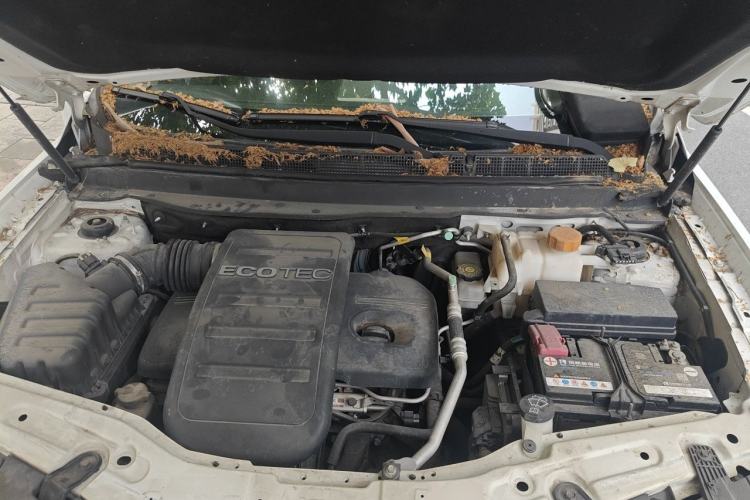 Used Chevrolet Captiva 2014 2.4L 4x4 Flagship Edition 7 Seats Engine Bay