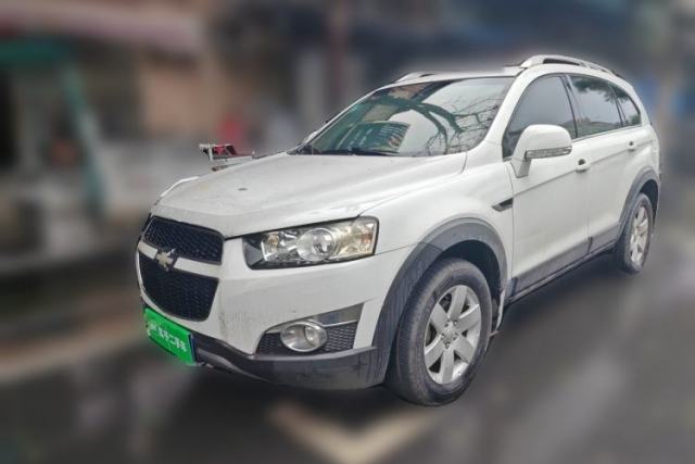 Ojetý Chevrolet Captiva 2014 2.4L Two-Wheel Drive Urban Version 7 Seats