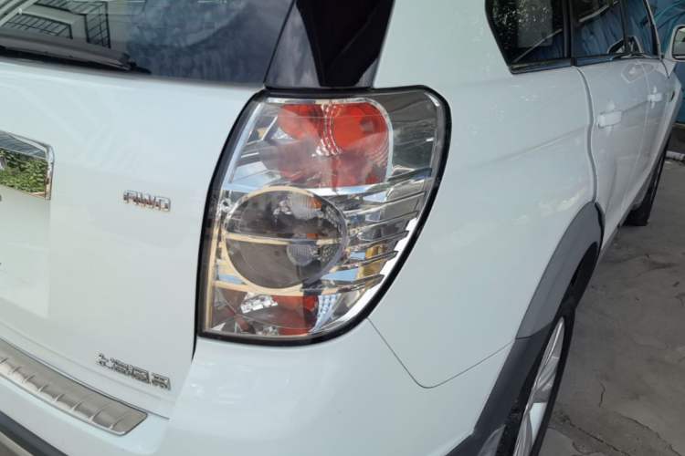 Used Chevrolet Captiva 2014 2.4L 4x4 Flagship Edition 7 Seats Exterior 3