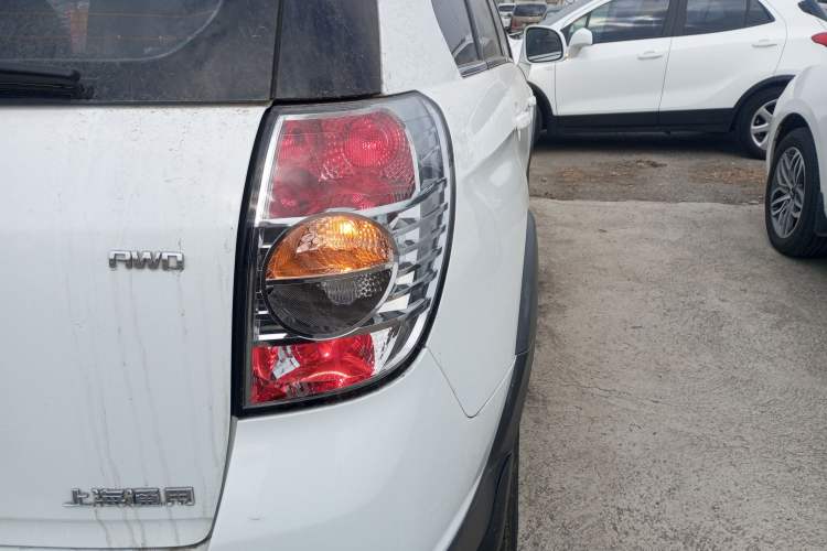 Used Chevrolet Captiva 2014 2.4L 4x4 Flagship Edition 7 Seats Exterior 3