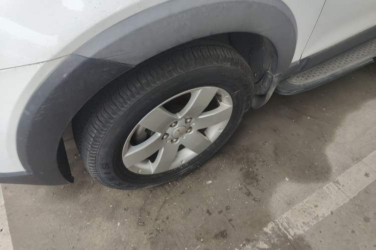Used Chevrolet Captiva 2014 2.4L Two-Wheel Drive Urban Version 7 Seats Exterior 4