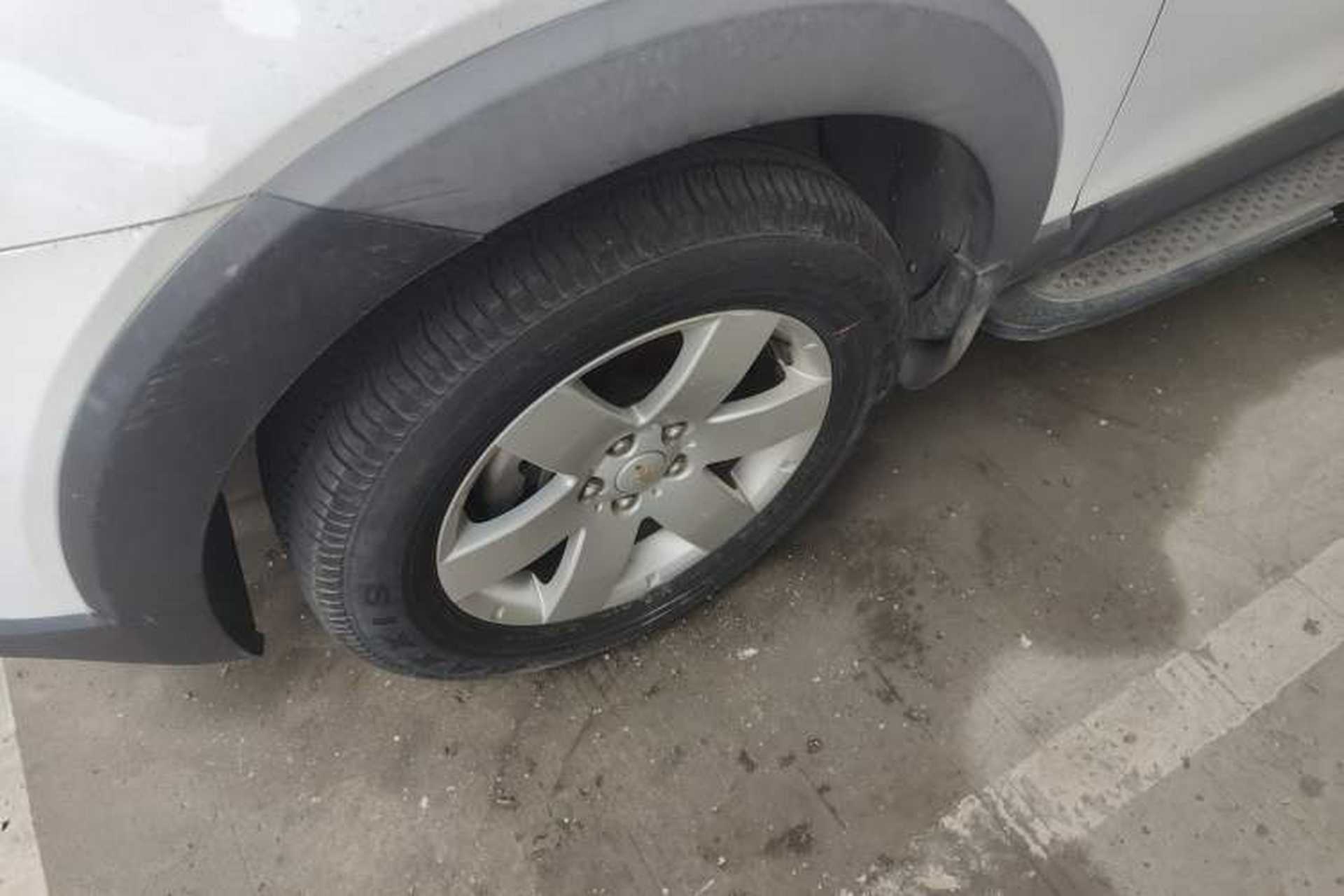 Used Chevrolet Captiva 2014 2.4L Two-Wheel Drive Urban Version 7 Seats Exterior 4